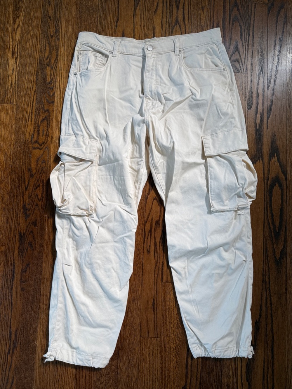 B38 DL1961 Women’s 30 Off-White Cargo Joggers with Multiple Utility Pockets